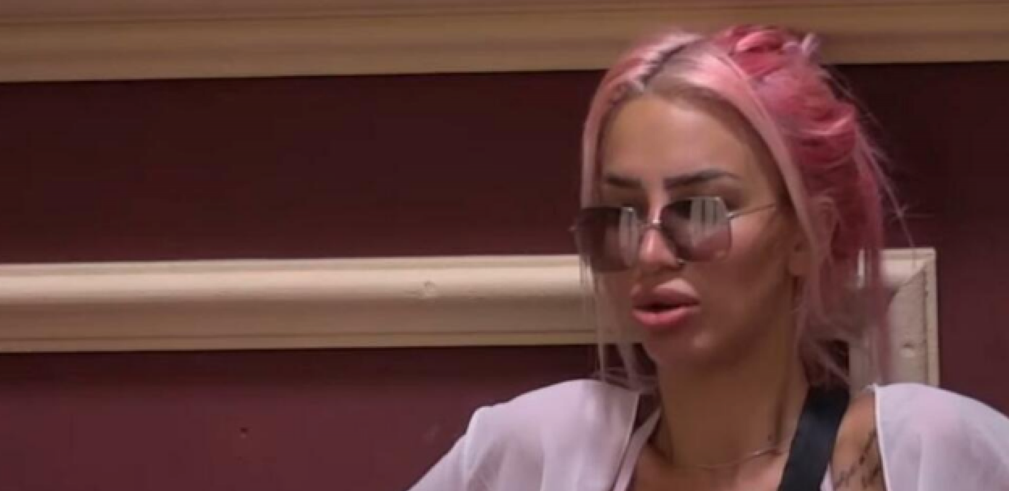 ALEKS PRED SVADBU PITA ZA BIVŠEG Nikolićeva nije prebolela staru ljubav, sa frizerom pričala u šiframa, kamere su sve zabeležile (VIDEO)