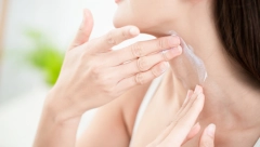 EVO KADA POČINJEMO DA IZGLEDAMO STARO Ovo su prvih sedam znakova da je telo počelo da "propada"