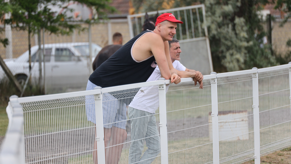 JOKIĆ IMAO PROBLEM U ŠKOLI Učiteljica optužila Nikolu da se ne kupa i smrdi, sve zbog jedne stvari i njegove velike ljubavi