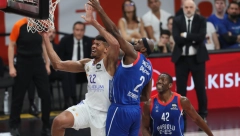 OGLASIO SE EFES Poznato u kakvom stanju je košarkaš koji je pukom srećom izbegao tragediju (FOTO)