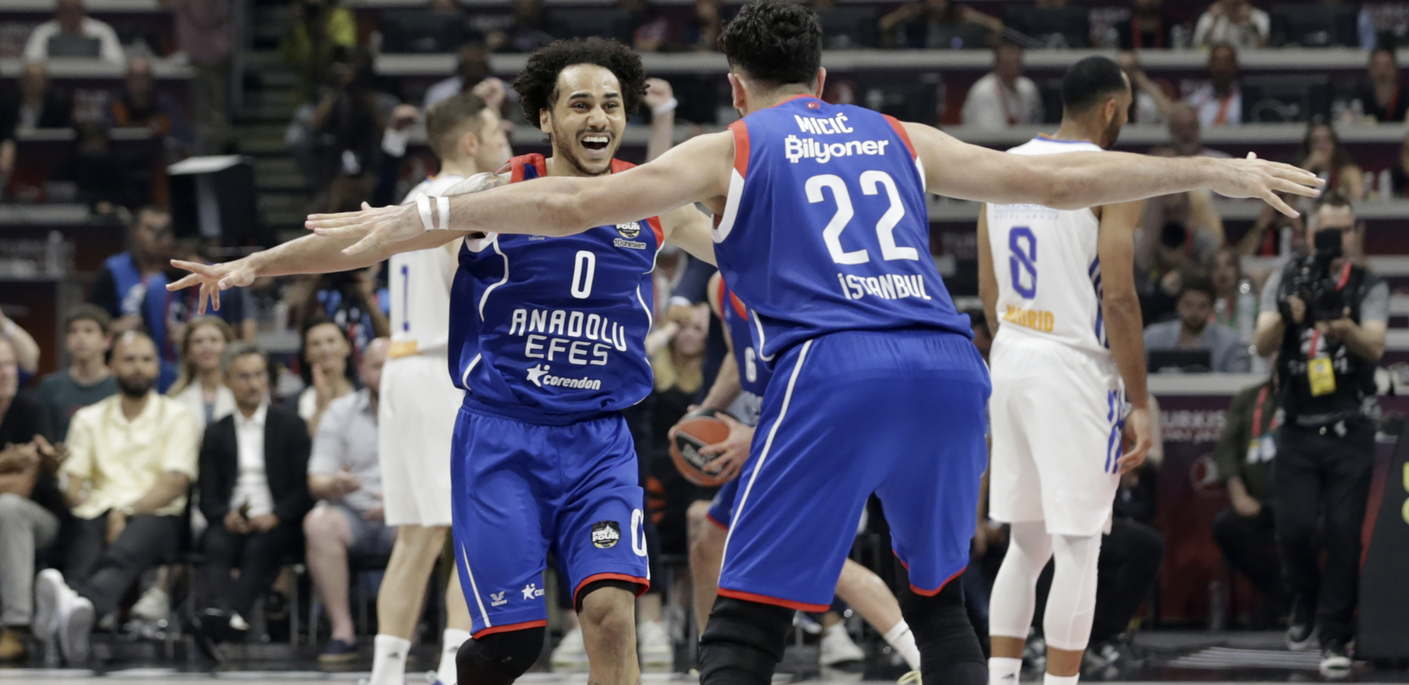 ITALIJAN ODUŠEVLJEN "Kako da odbijem Micića, Larkina i Atamana?"