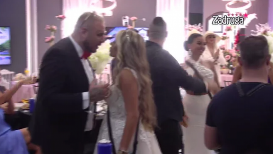 PONOVO SE SVAĐAJU ZBOG ALKOHOLA Dalila pobegla od Filipa, haos na slavlju između mladenaca, umešala se i ona (VIDEO)