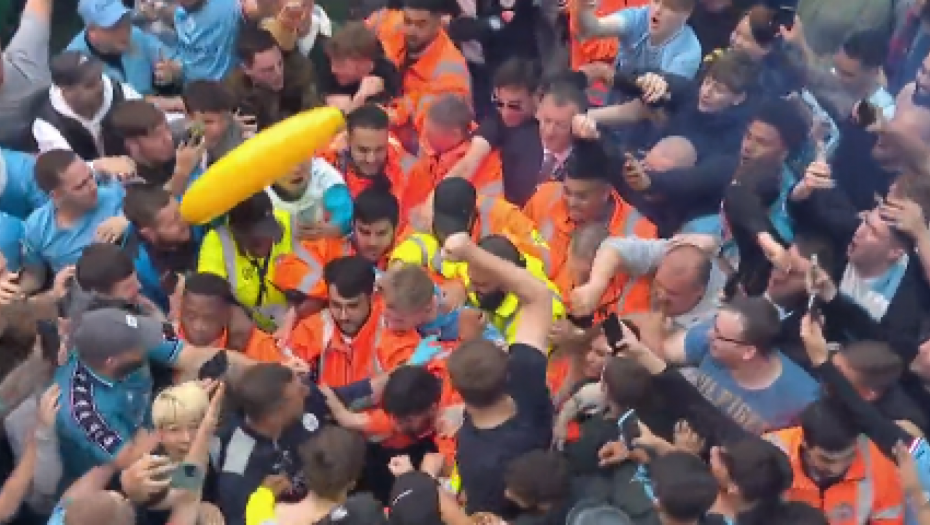 SKANDAL U ENGLESKOJ Slavili titulu, nastao stampedo: Džerard otkrio da mu je golman povređen (VIDEO)