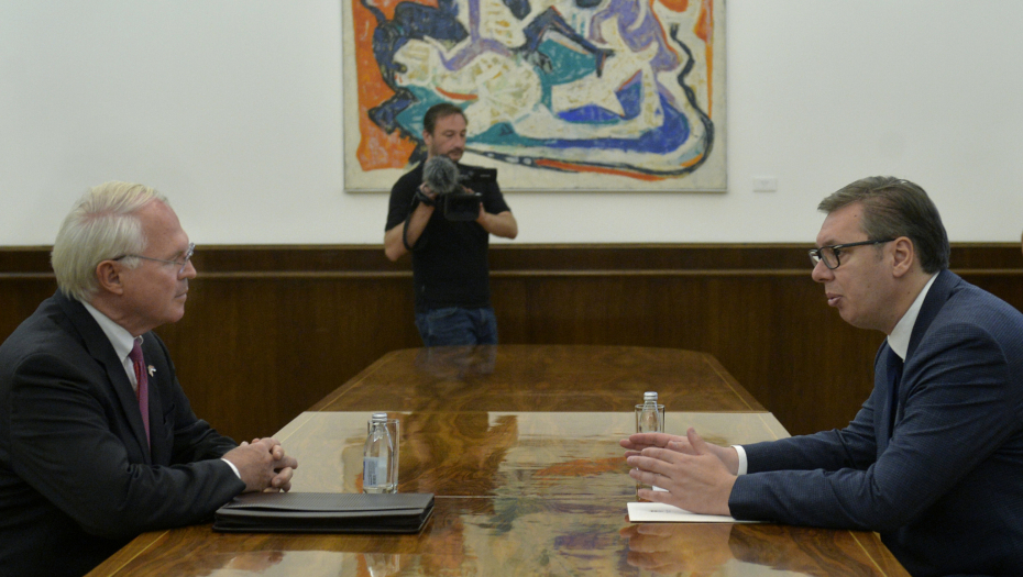 ODJECI SASTANKA VUČIĆA I HILA Podrška Amerike evrointegracijama, Srbija usmerena na očuvanje mira i stabilnosti u regionu