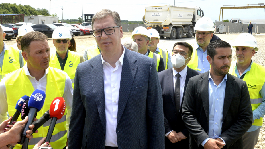 VUČIĆ ODUŠEVIO GRAĐANE Spremamo velike stvari za Srbiju (FOTO)