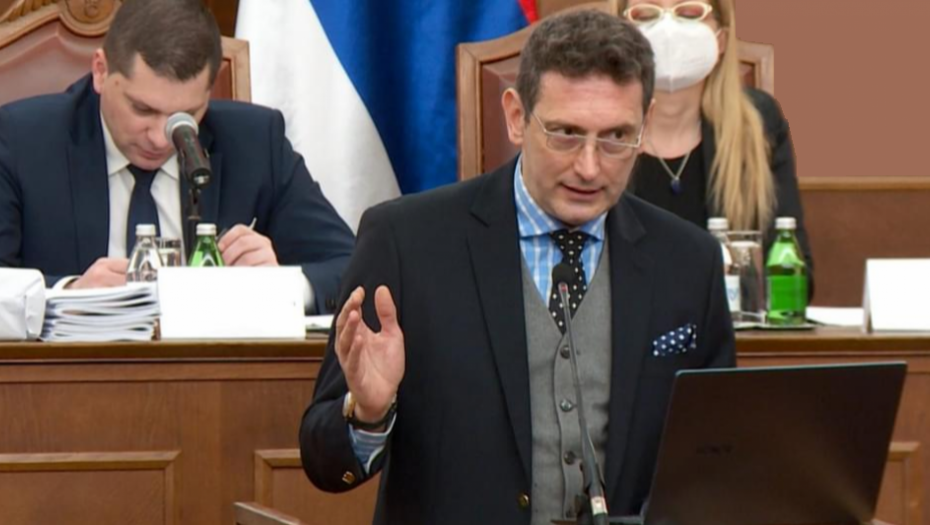 Nebojša Bakarec: Stranci sa Zapada i Istoka tumače istoriju na štetu Srbije!