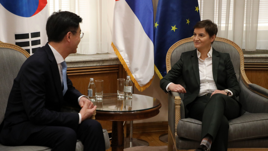 BRNABIĆ I AMBASADOR KOREJE LI Razvoj saradnje u ekonomiji i IT industriji