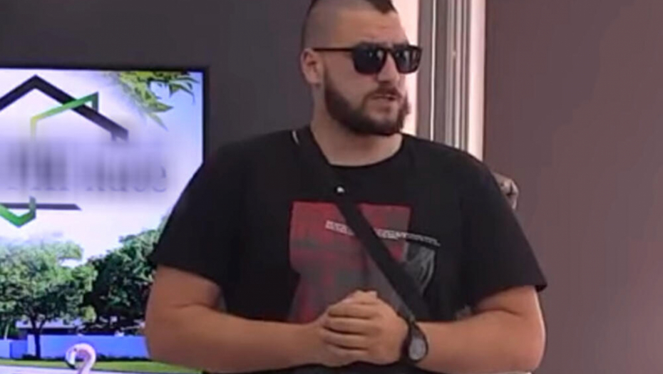 UMESTO ŠTO MENE UZIMA U USTA, MOGAO BI DA POMENE SINA Zola brutalno udario na Ivana Marinkvića