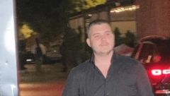 BRENIN SIN KONAČNO POKAZAO NOVU DEVOJKU Viktor sve raznežio emotivnom fotografijom, sedi mu u krilu, a on ne skida ruke sa nje