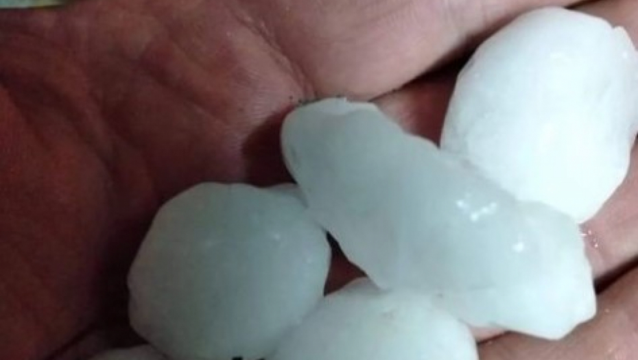 PADAO GRAD VELIČINE LEŠNIKA Veliko nevreme zahvatilo Požegu (FOTO)