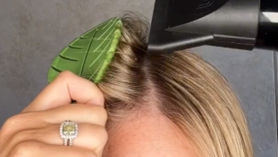 FRIZERI OTKRILI NAJČEŠĆE GREŠKE PRILIKOM FENIRANJA Ako želite zdravu i negovanu kosu, na ovo odmah zaboravite