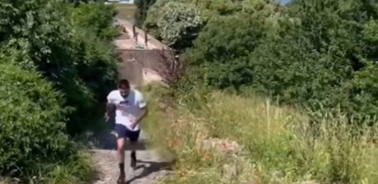 MITROGOL U BEOGRADU Srpski fudbaler formu održava na Kalemegdanu (FOTO)