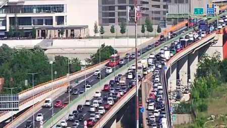 LANČANI SUDAR NA GAZELI U udesu učestvovalo šest automobila i autobus