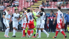 RAT VEČITIH Zvezda i Partizan u klinču za istog igrača, stigla i prva milionska ponuda
