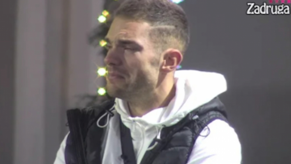 SRAMOTA ME JE DA IZAĐEM ODAVDE Anđelo slomljen zbog svog učešća u rijalitiju, gorko se kaje zbog svojih postupaka, priznao gorku istinu