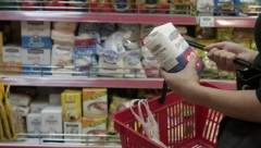 KUPCI IZ BiH MASOVNO DOLAZE U SRBIJU ZBOG NIŽIH CENA Najveća potražnja za šećerom, uljem i brašnom!