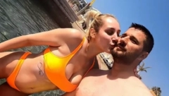 DRAMA NA LETOVANJU Marko Miljković otkrio šta je izgubio u moru, a svi se pitaju kako je Luna reagovala, ovako je rešio problem (FOTO)