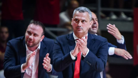 UŠLI SMO U MEČ SA VELIKOM ENEGRIJOM Dejan Radonjić pohvalio navijače nakon ubedljive pobede u polufinalu Superlige