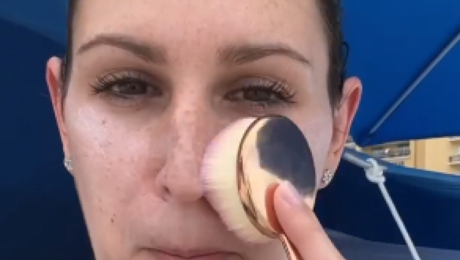 OVAJ TRIK ODUŠEVLJAVA I ODRASLE I DECU Kremu za sunčanje više nećete nanositi prstima