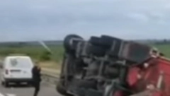 TEŽAK UDES NA IZLAZU IZ INĐIJE Sudarili se kamion i cisterna