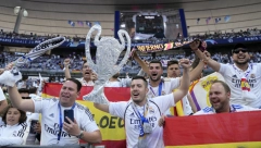 FRKA U PARIZU PRED FINALE Navijači bez karata ulaze na stadion, očekuju se veliki problemi (VIDEO)