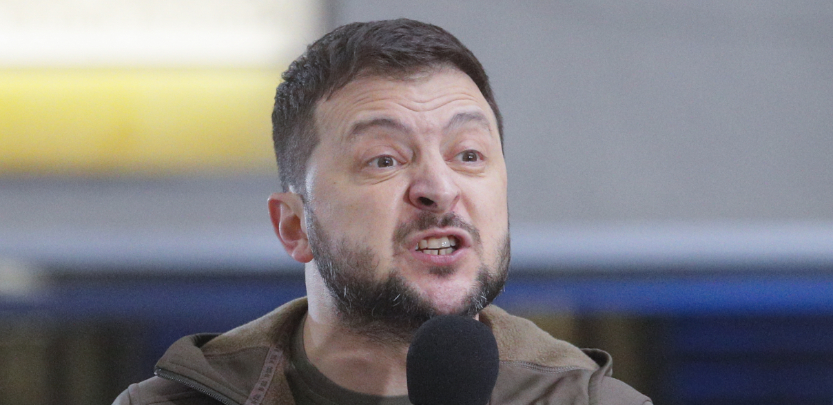 ZELENSKI POTPUNO POGUBIO ŽIVCE! Lider Ukrajine pred NATO samit žustro poručio saveznicima: Ovo je neviđeno je i apsurdno!