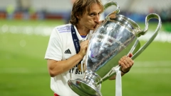 LEGENDARNI HRVAT PROSLAVIO JUBILEJ Modrić o najboljoj odluci u životu