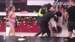 OJADIĆU KLOŠARE Ana Spasojević tužila je Marka Osmakčića i Viktoriju Mitrović za nasilje (VIDEO)