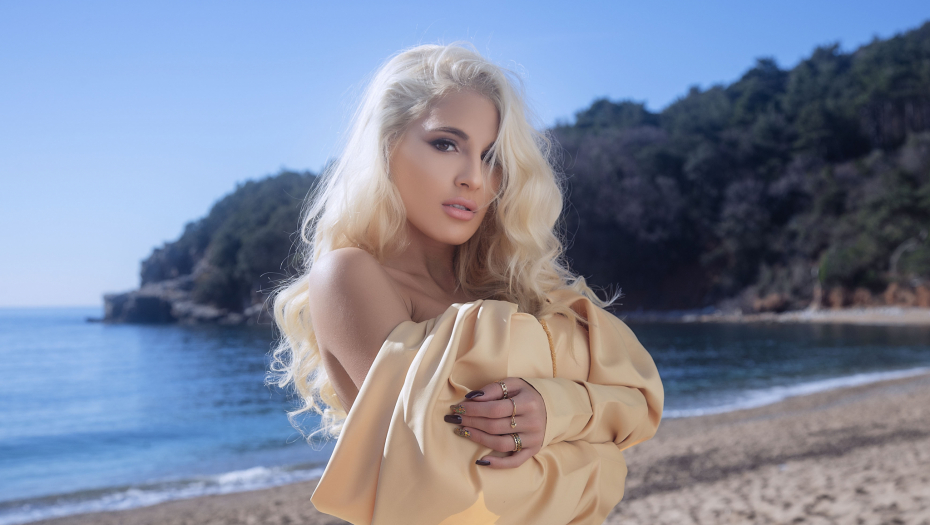 GAĐALI JE PARAMA, PA SE SKINULA Sara Reljić zapalila društvene mreže svojom objavom, komentari samo pljušte (FOTO)