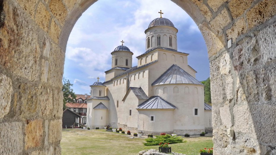 OVAJ MANASTIR JE JEDNA OD NAJVEĆIH SRPSKIH SVETINJA U njemu se nalazi najpoznatija freska, ali i čudotvorni izvor