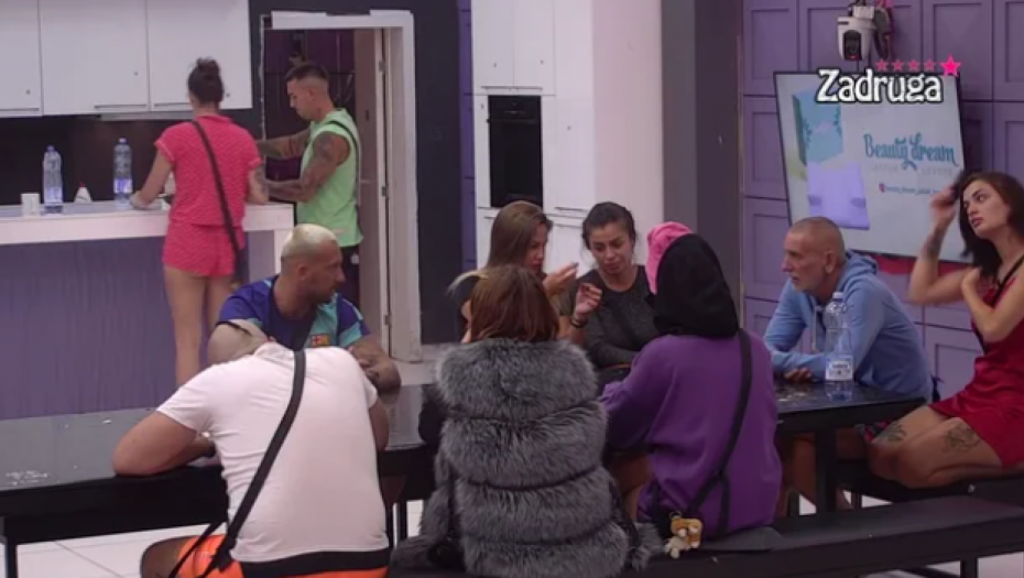 AFERA NAJSTARIJEG ZANATA SE NASTAVLJA Viktorija i Dija nastavile sa sukobom, a u sve to umešala se i Sandra Rešić (VIDEO)