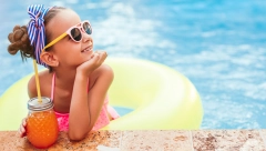 RODITELJI POVEDITE RAČUNA Nikako nemojte da kupujete plave kupaće kostime vašoj deci, a evo i zašto