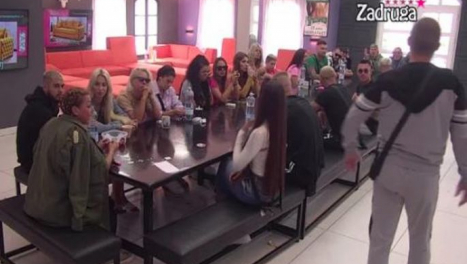 GURAO JOJ JE PRSTE DOLE, ZAKLEO MI SE! Isplivala najskandaloznija tajna Zadruge 5, rijaliti učesnik sve javno obelodanio