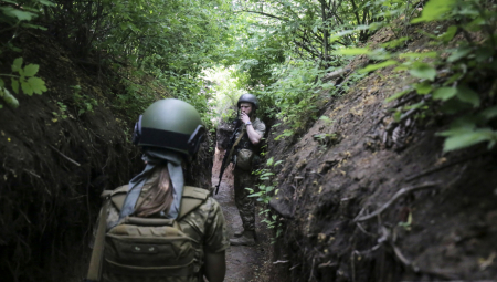 UKRAJINA UŽURBANO DOVRŠAVA NOVU LINIJU ODBRANE Haos u glavnom štabu, a Rusi napreduju