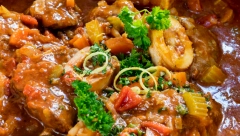 DOMAĆINSKI GULAŠ SA SVINJETINOM I KROMPIROM: Provereno najtraženiji recept iz restorana