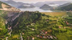 U OVOM SELU SE OSTVARILO PROROČANSTVO TARABIĆA Mesto o čijoj se neverovatnoj lepoti govori širom sveta, bajkoviti prizori na svakom koraku! (FOTO)