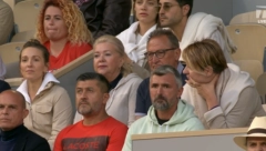 ŠOK U NOLETOVOJ LOŽI Tu je Jelena, ali niko nije očekivao da će pored nje biti ova devojka (FOTO)