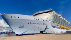 PANIKA NA BRODU KOJI JE VEĆI OD TITANIKA Pogledajte trenutak sudara najvećeg kruzera na svetu (VIDEO)