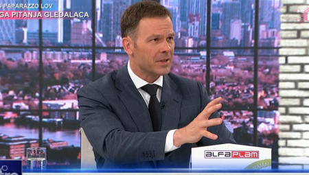 SINIŠA MALI: Danas kreće isplata 100 evra za mlade, koja će biti kompletirana sutra i prekosutra