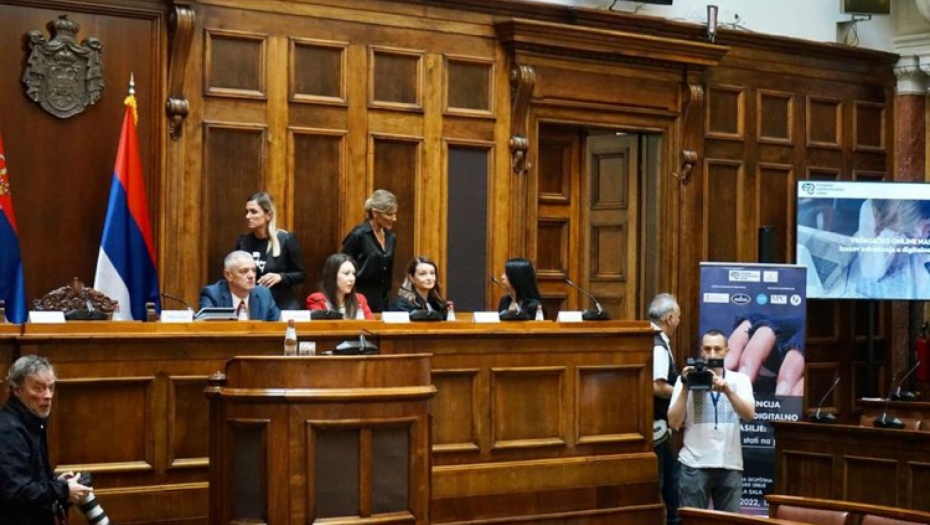 Uspešno održana konferencija "Vršnjačko digitalno nasilje - kako mu stati na put?"
