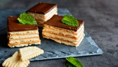 RECEPT ZA NAJBRŽU KEKS TORTU Sa samo šest sastojaka dobićete savršen desert