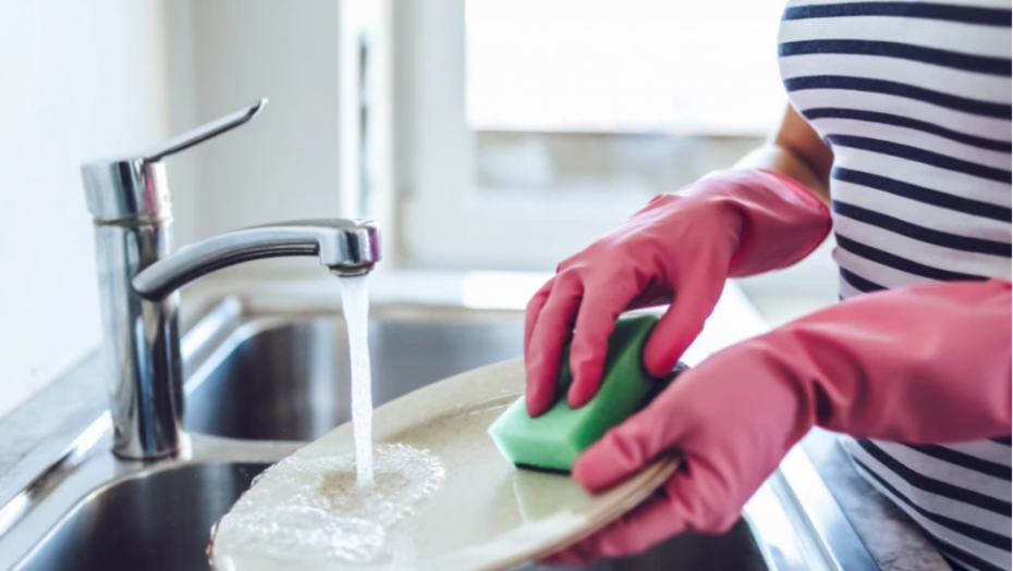 AKO NISTE ZNALI U ovim situacijama ne bi trebalo da koristite deterdžent za sudove