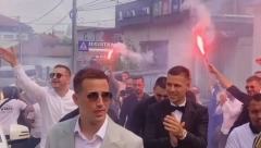 STIGLI PO MLADU Marko Gobeljić došao po Katarinu sa trubačima i bakljama