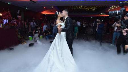 GOBELJA ISKEŠIRAO 400.000 EVRA ZA SVADBU Otkriveni svi detalji, fudbaler ispunio sve Kaćine želje, a ovu cifru je njen otac dao za tri venčanice