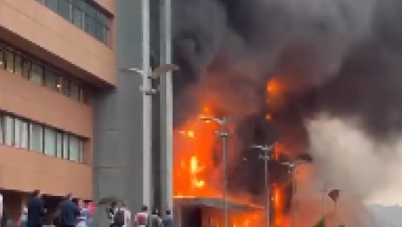 STRAVIČAN POŽAR U MOSKVI Vatra guta biznis centar (VIDEO)