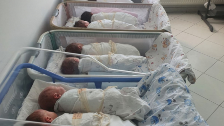 U BETANIJI ROĐENE 22 BEBE Među njima dva para blizanaca