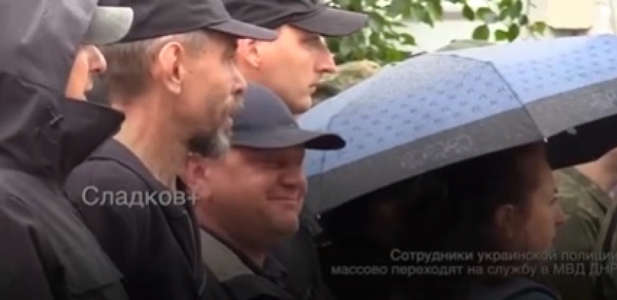 POLICAJCI MARIUPOLJA SLUŽIĆE NARODNOJ MILICIJI DNR Mnogi otvoreno govore da im je to želja