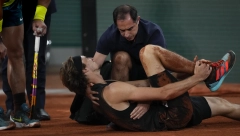 UŽAS NA ROLAN GAROSU Zvereva u kolicima izneli sa terena, Nadal osvojio jedan set i prošao u finale (VIDEO)