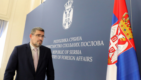 SRBI HTELI DA SE RAZIĐU, KFOR BACIO ŠOK BOMBE, POLICIJA ZAPUCALA Oglasio se državni sekretar u Ministarstvu odbrane Nemanja Starović
