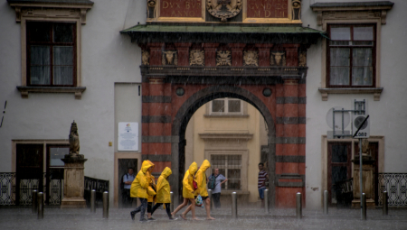 U AUSTRIJI PALO 50 LITARA KIŠE PO KVADRATNOM METRU U SAMO POLA SATA Izazvana šteta u visini od 1,5 miliona evra